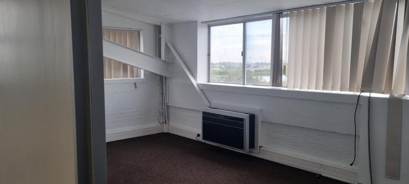 To Let Commercial Property for Rent in Mowbray Western Cape